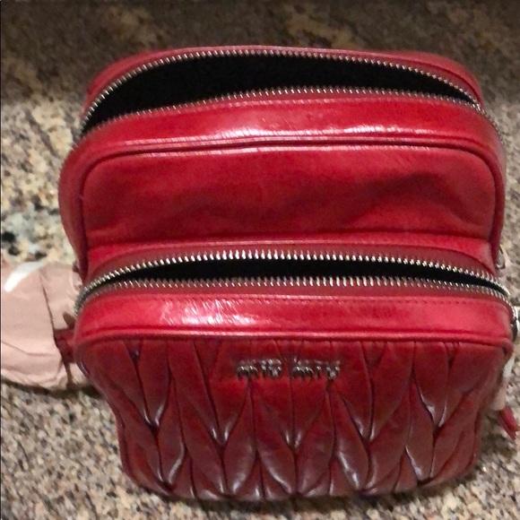 Miu Miu Matelasse cherry bag - Picture 2 of 6